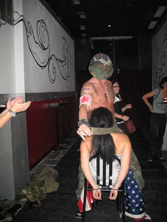 strip tease Marco Milano Como Varese Novara Torino festa addio al nubilato (72)