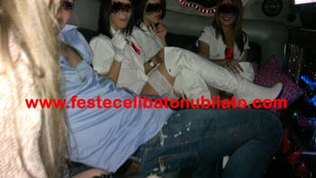 Spettacoli-sorprese-in-limousine (6)