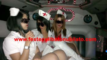 Spettacoli-sorprese-in-limousine (9)